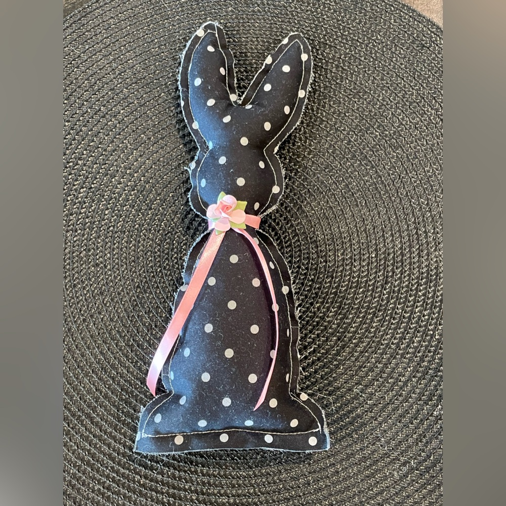 Bunnies Farmhouse Primitive Handcrafted New - Picture 3 of 6